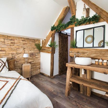 Le Relais Des Caleches - La Jungle Room Bu (Eure-et-Loir) Exteriör bild