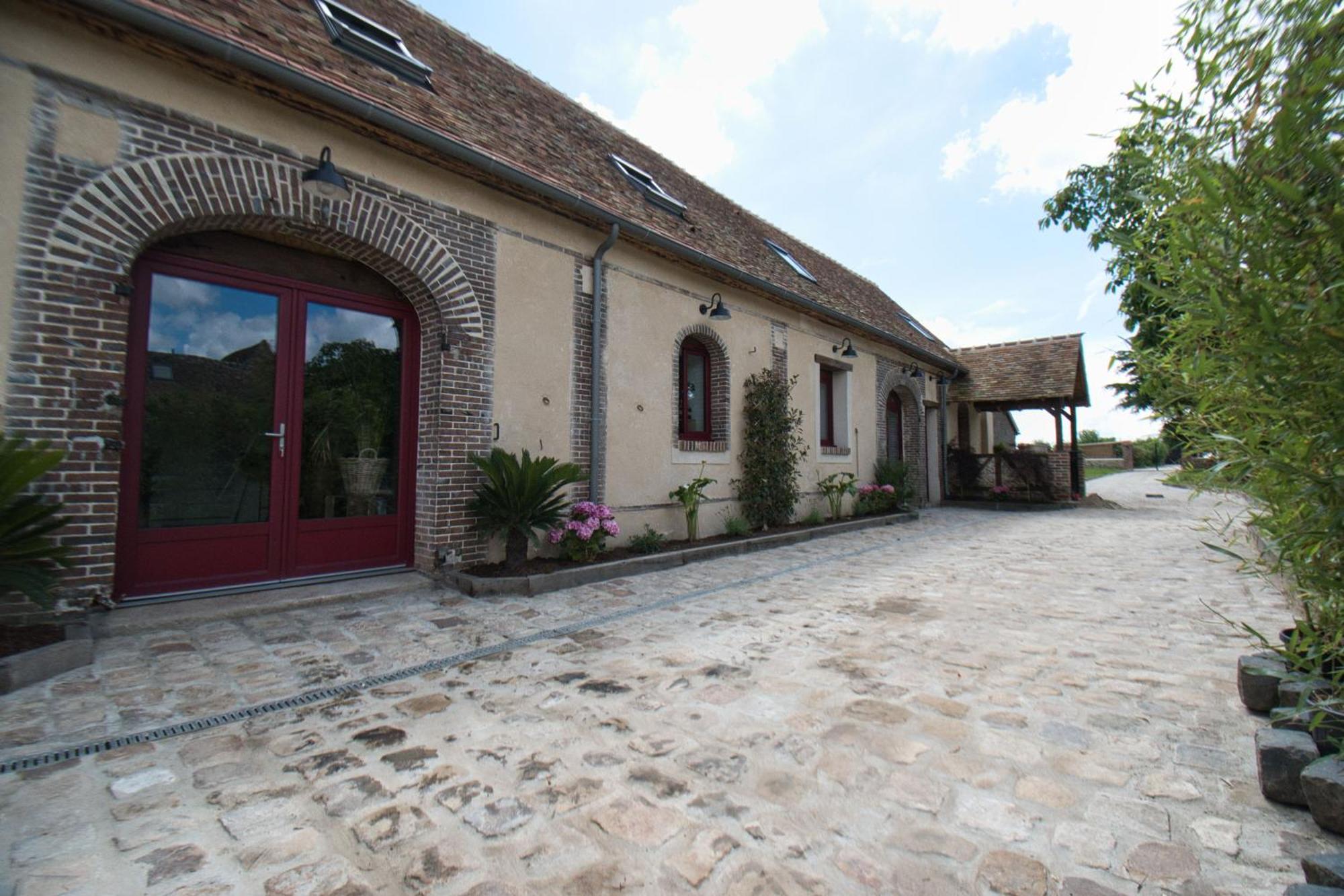Le Relais Des Caleches - La Jungle Room Bu (Eure-et-Loir) Exteriör bild