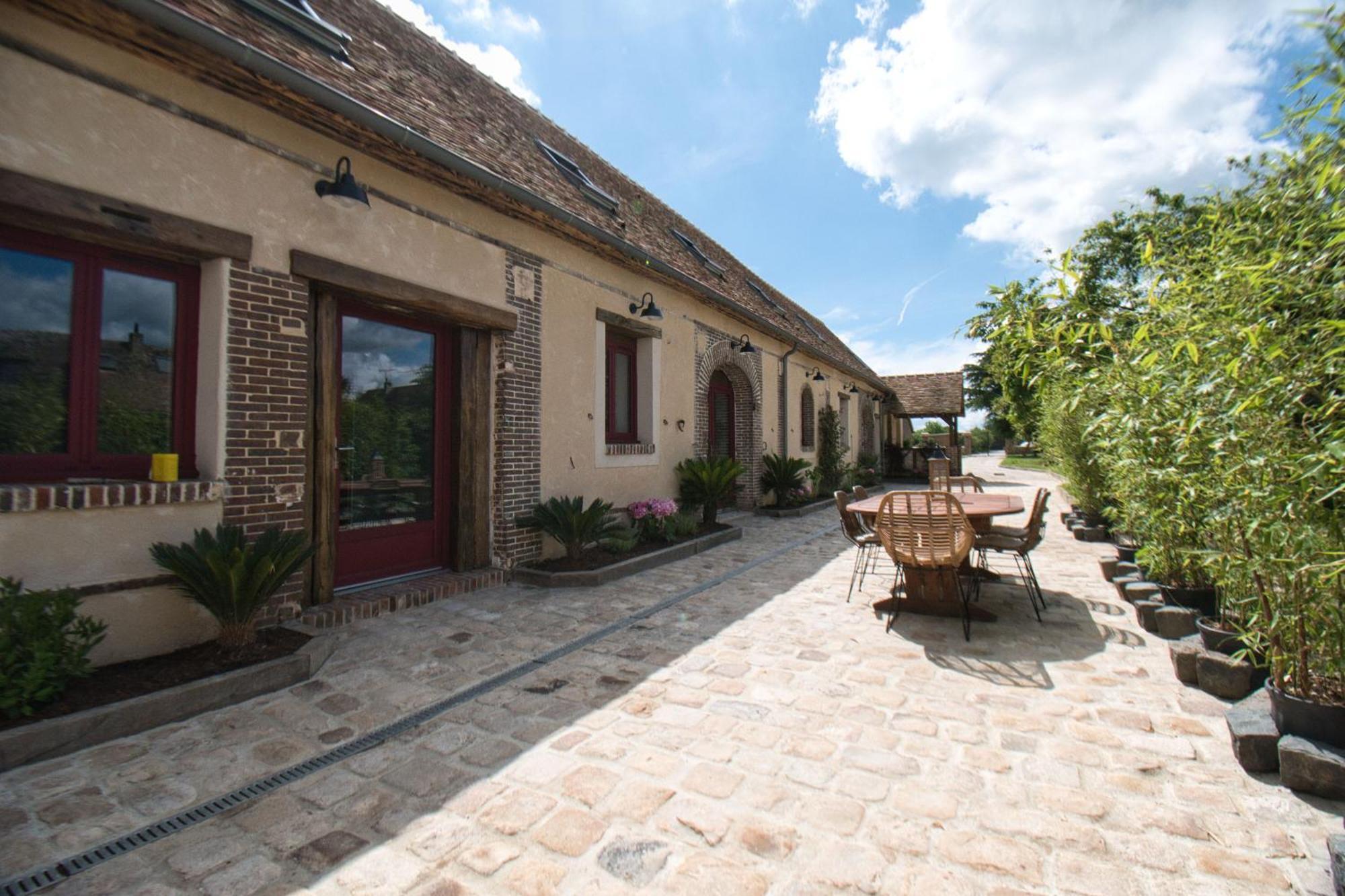 Le Relais Des Caleches - La Jungle Room Bu (Eure-et-Loir) Exteriör bild